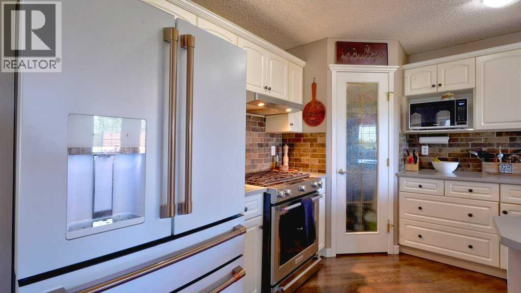 537 Douglas Glen Point SE — photo 14