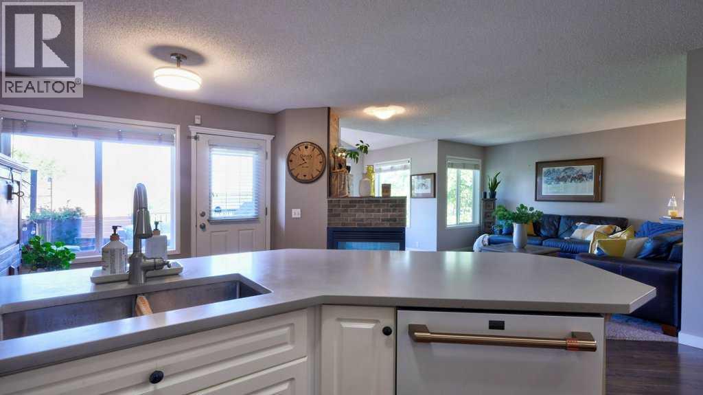 537 Douglas Glen Point SE — photo 18