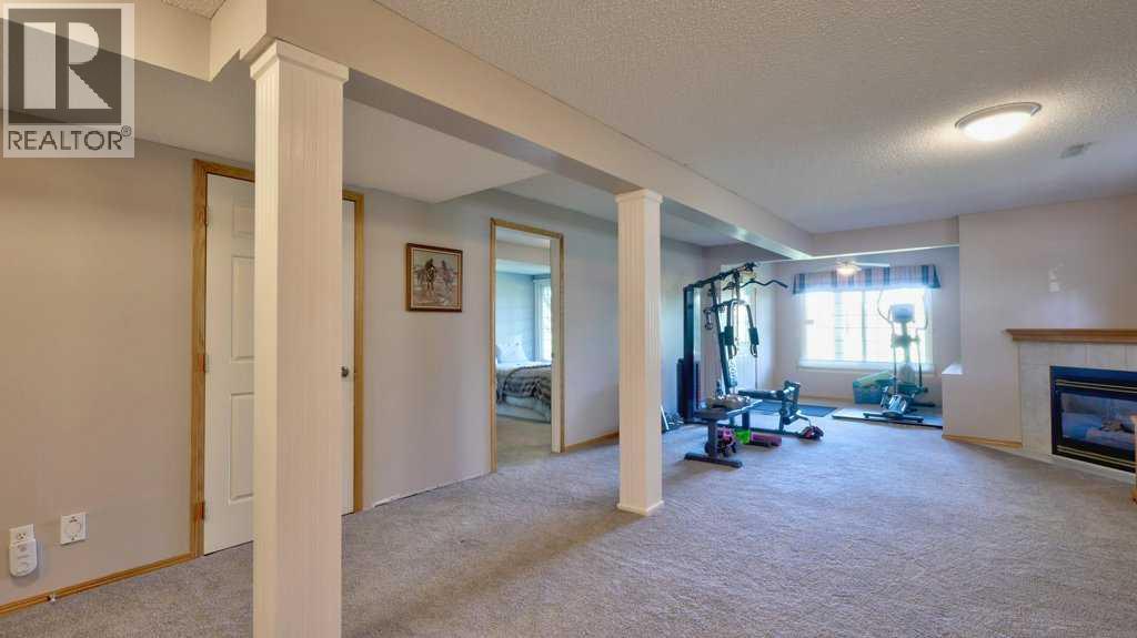 537 Douglas Glen Point SE — photo 37