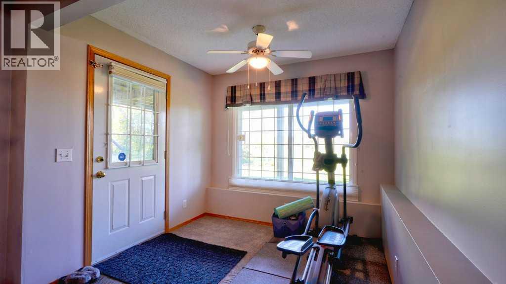 537 Douglas Glen Point SE — photo 40