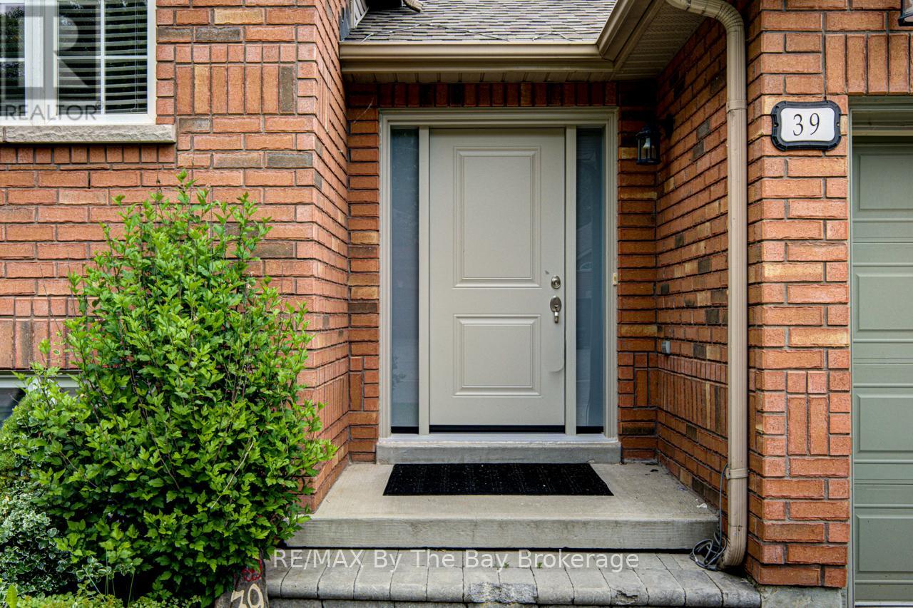 39 ROSE VALLEY WAY - 4