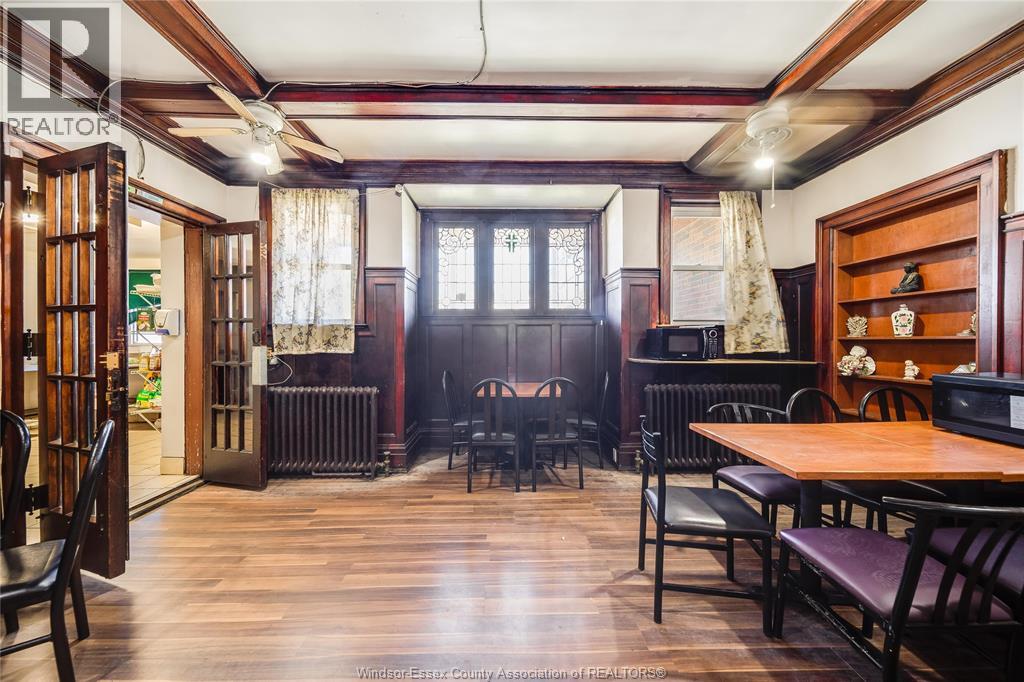 801 VICTORIA AVENUE - 20