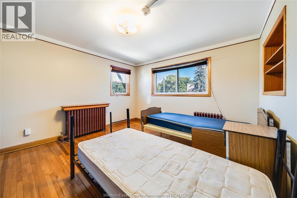 801 VICTORIA AVENUE - 36