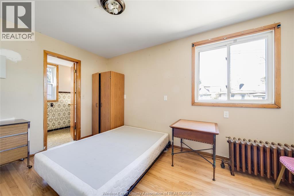801 VICTORIA AVENUE - 41