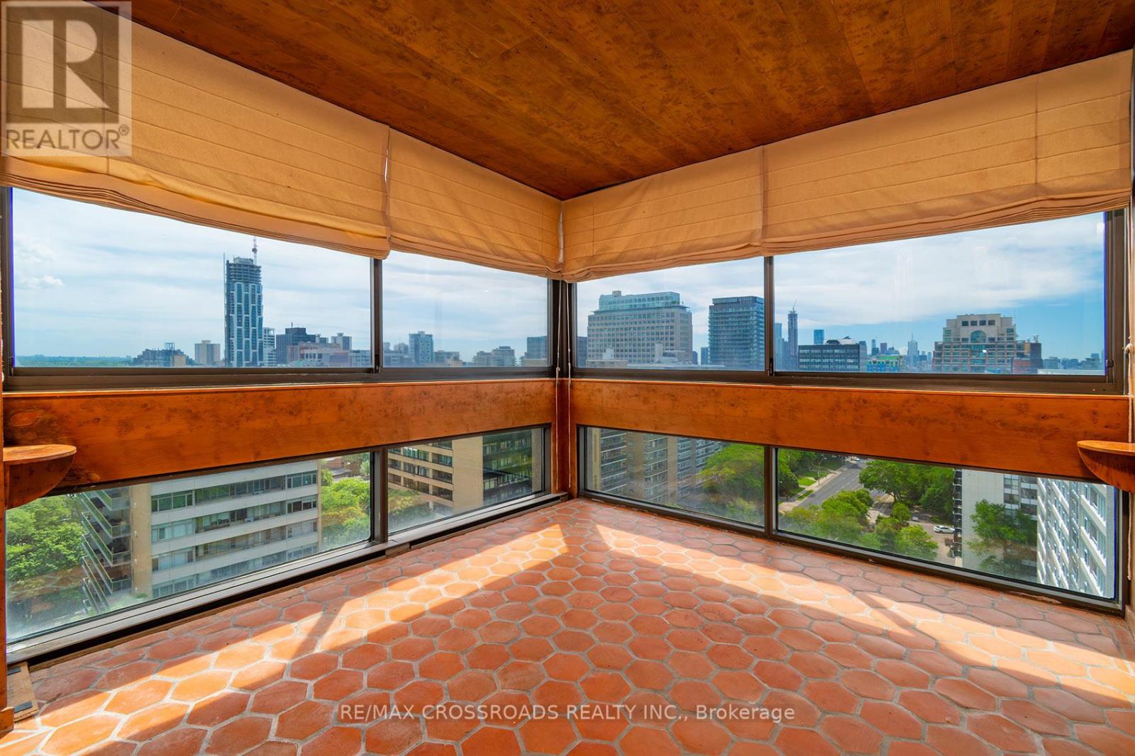 150 HEATH ST W 1301-1302 - 28