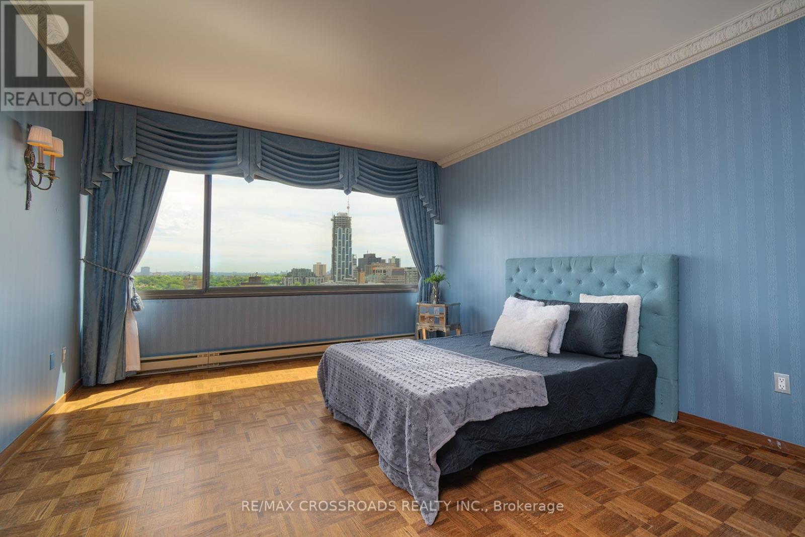 150 HEATH ST W 1301-1302 - 36