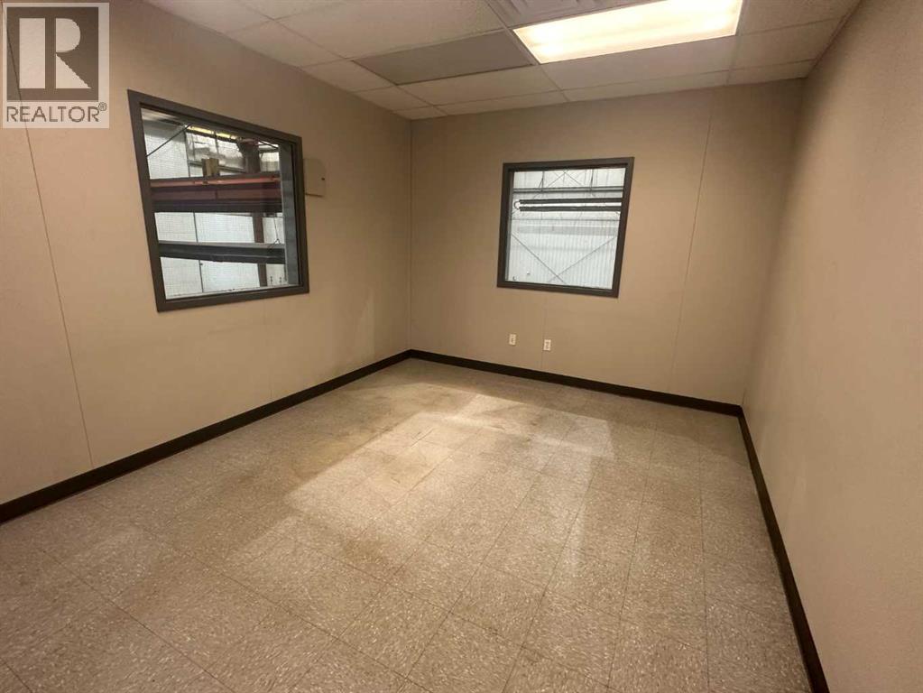 9101 150 Avenue — photo 16