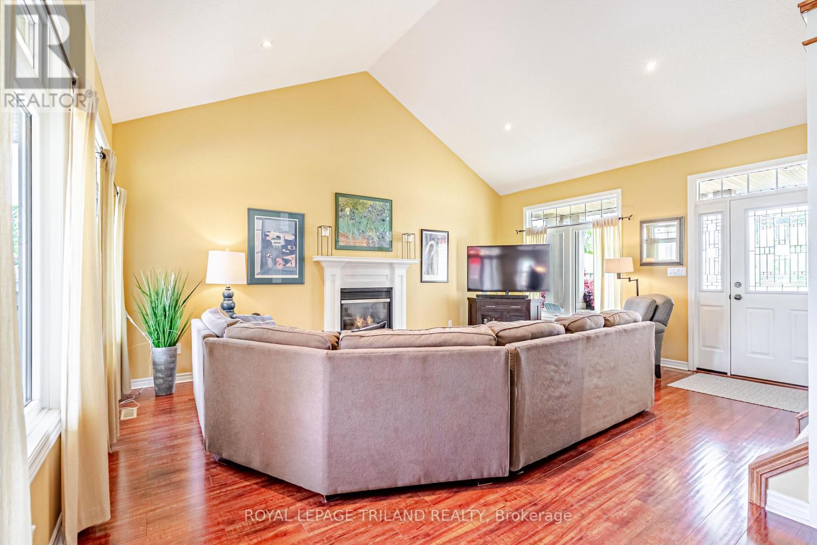 26 AUGUSTA CRESCENT - 6