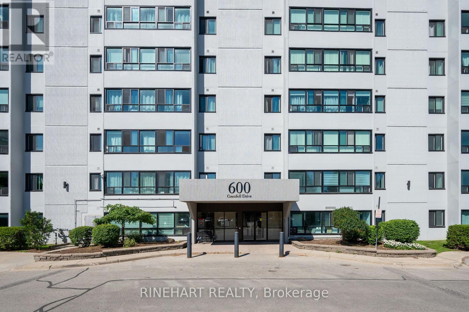 #311 600 GRENFELL DRIVE - 1
