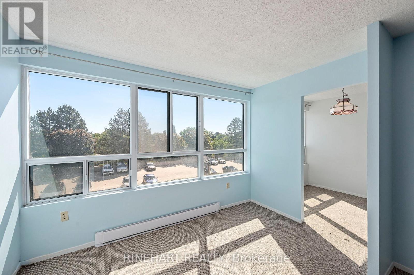 #311 600 GRENFELL DRIVE - 12