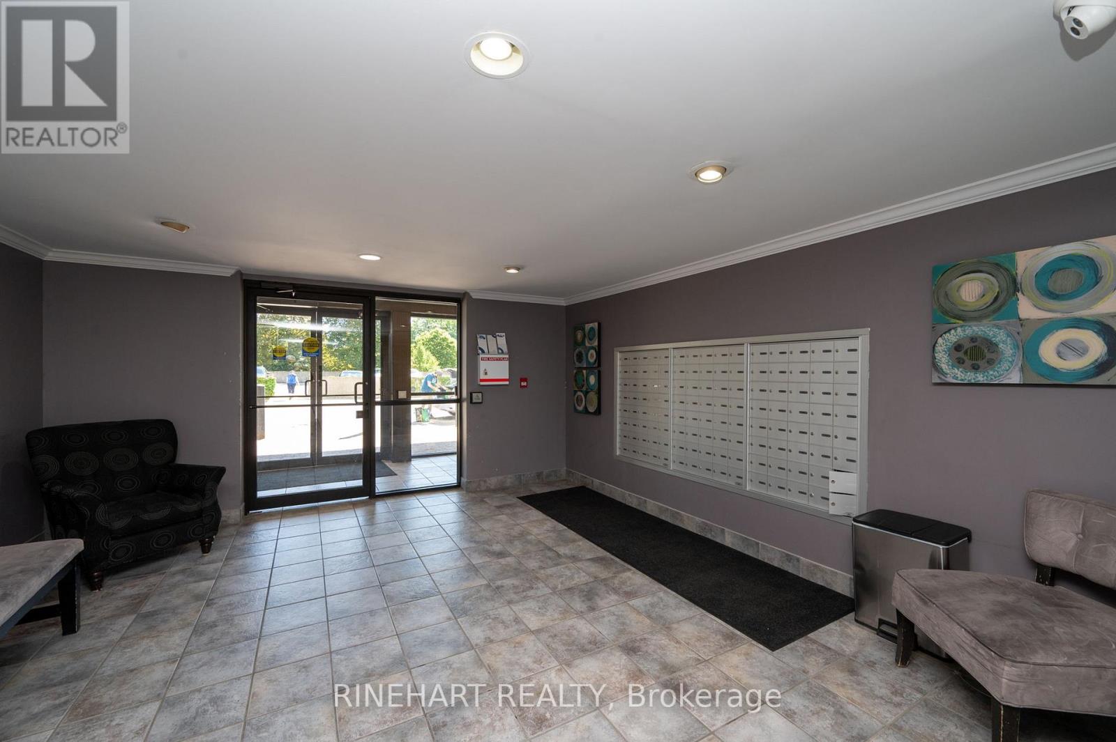 #311 600 GRENFELL DRIVE - 6