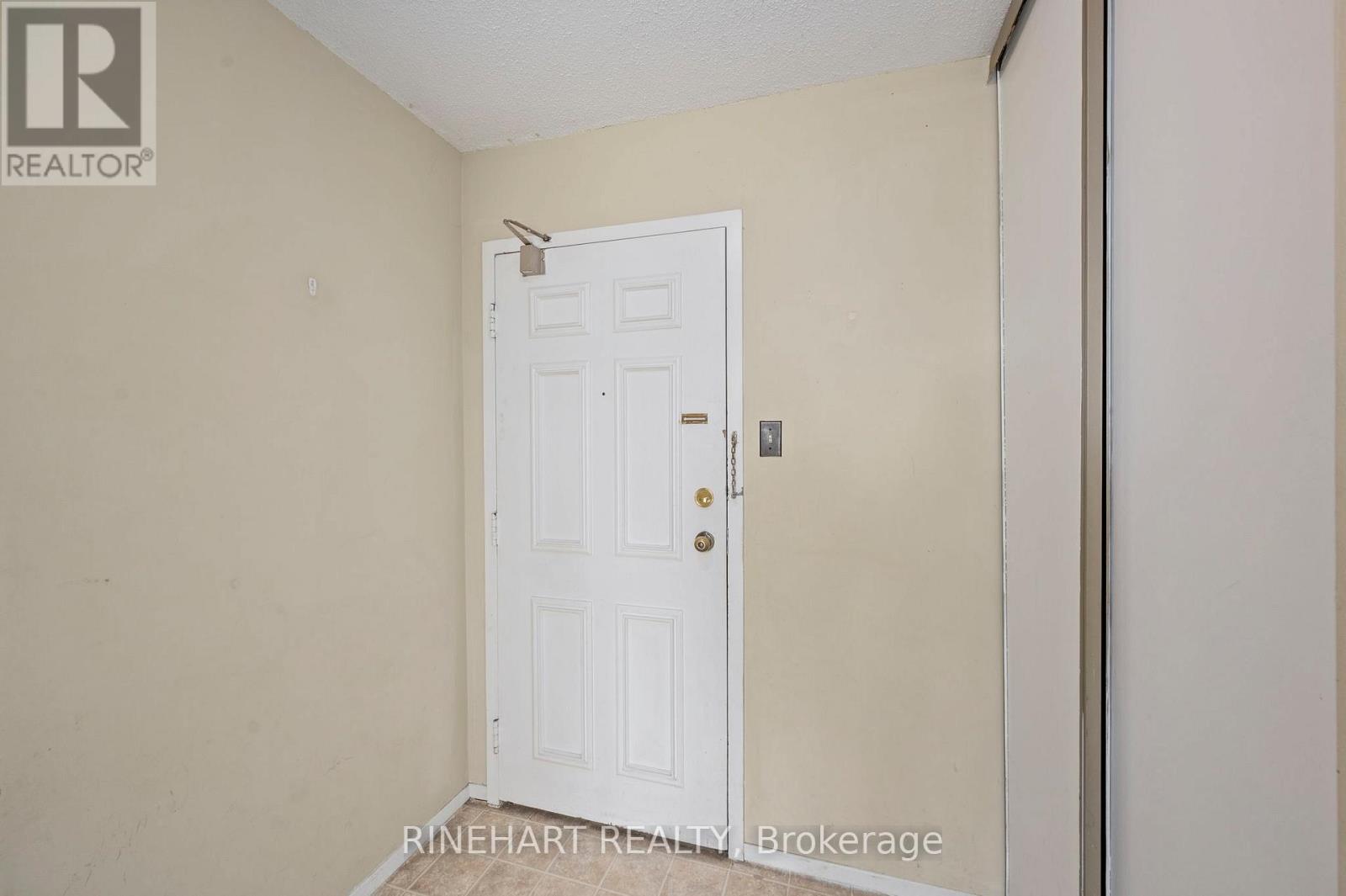 #311 600 GRENFELL DRIVE - 7