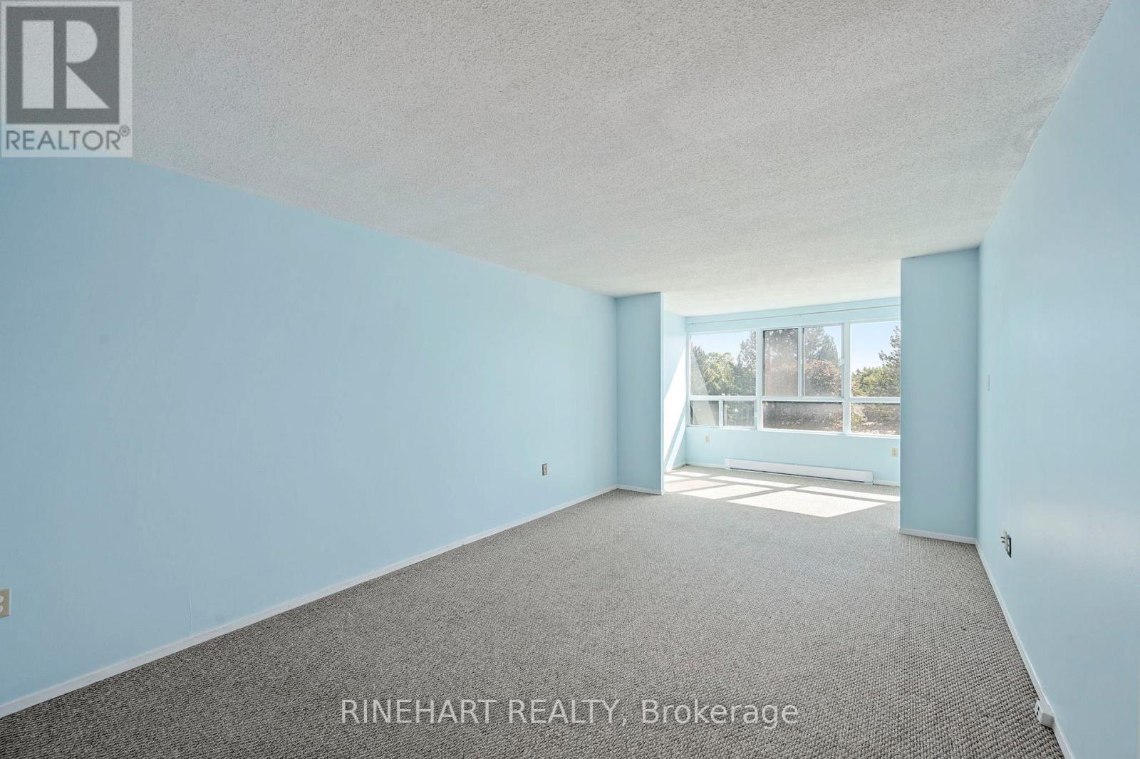 #311 600 GRENFELL DRIVE - 8
