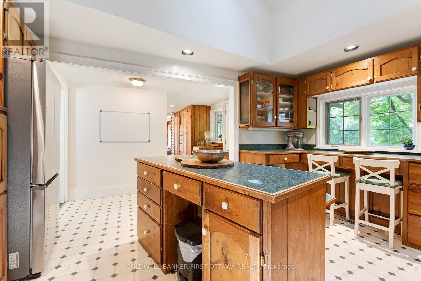 1358 RIDEAU FERRY ROAD - 16