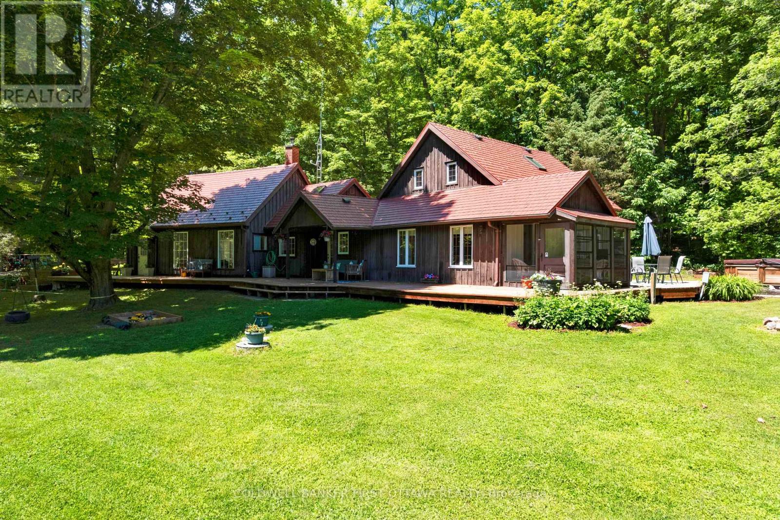 1358 RIDEAU FERRY ROAD - 2