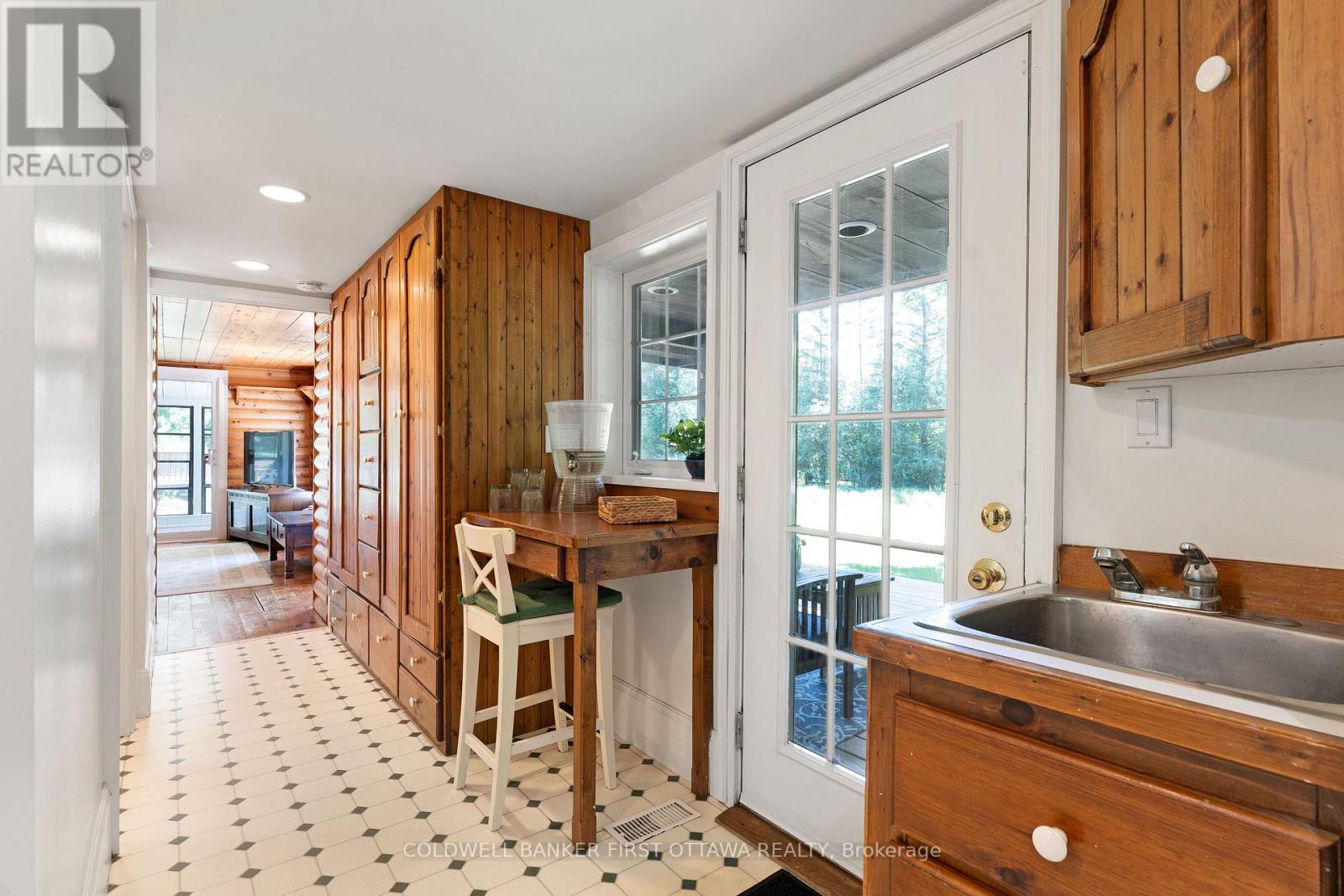1358 RIDEAU FERRY ROAD - 20