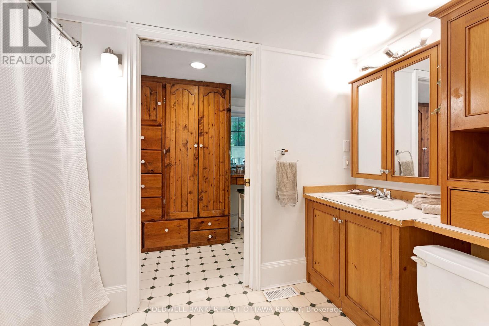 1358 RIDEAU FERRY ROAD - 28