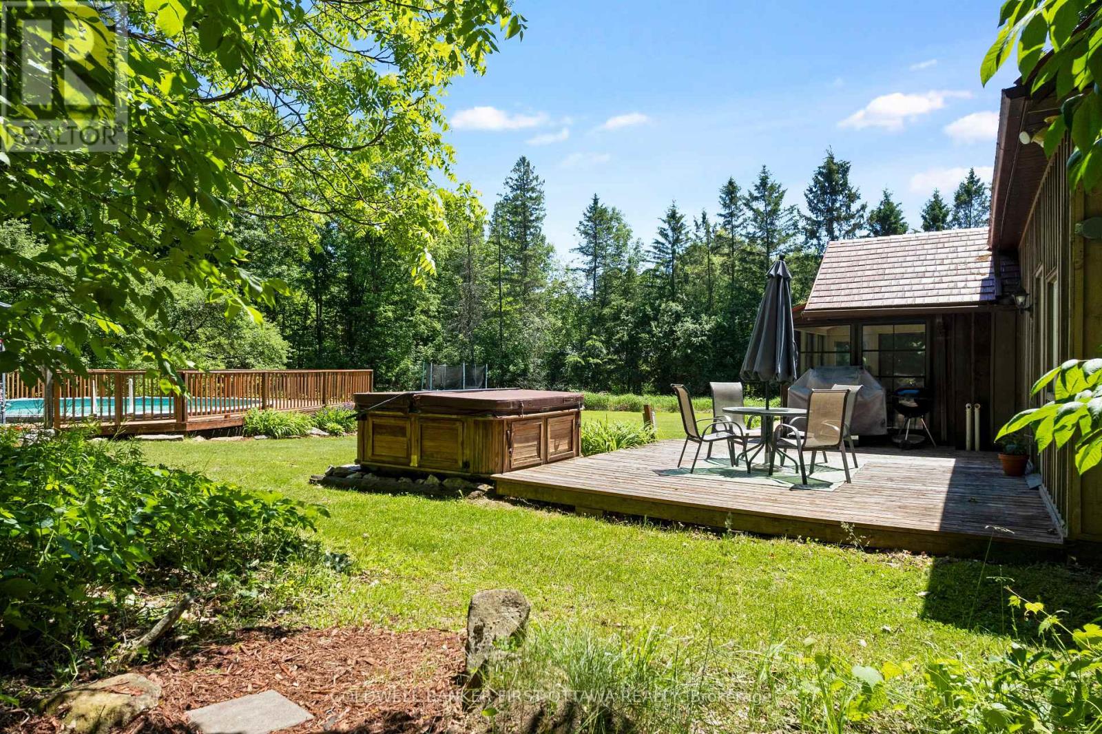 1358 RIDEAU FERRY ROAD - 3