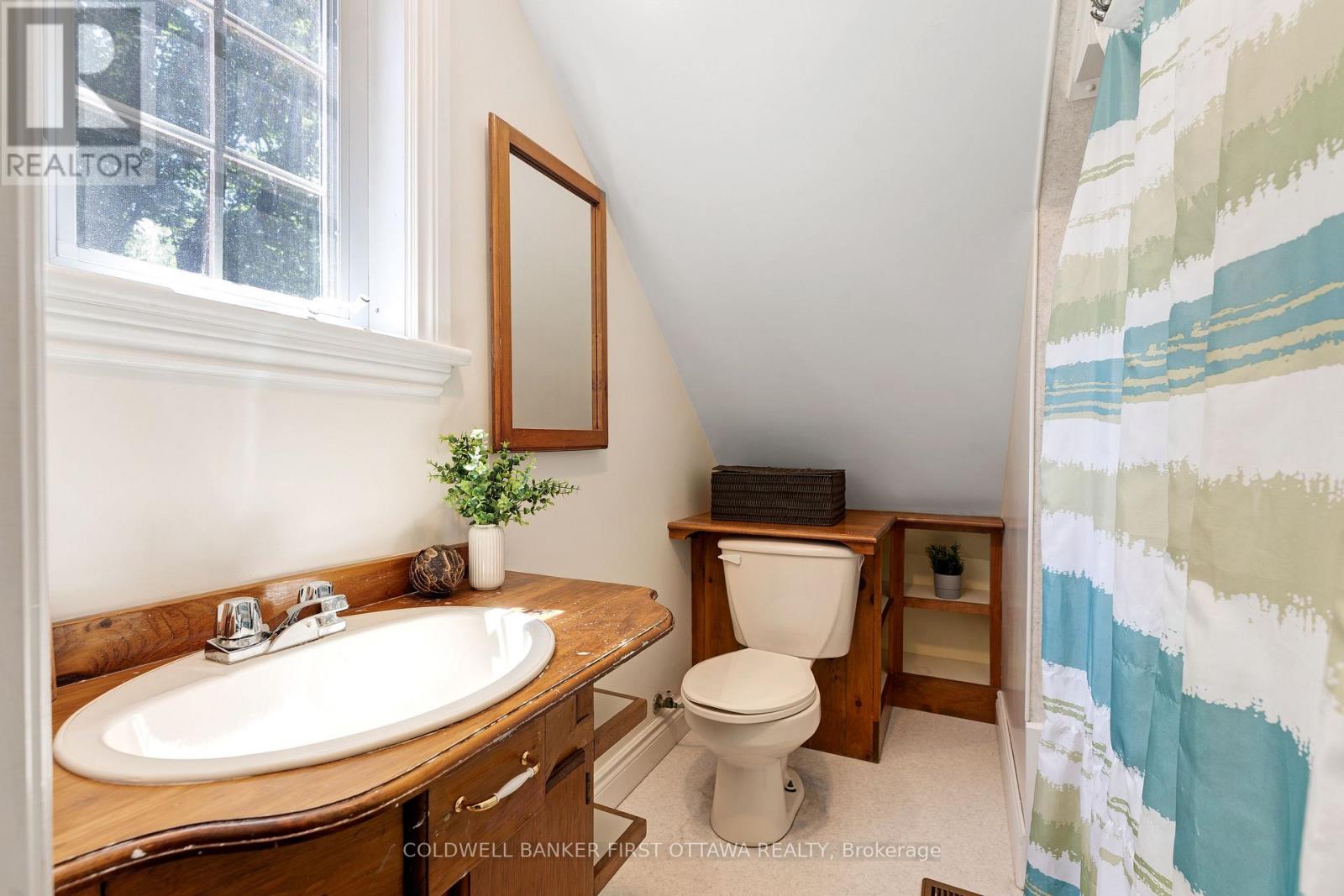 1358 RIDEAU FERRY ROAD - 33