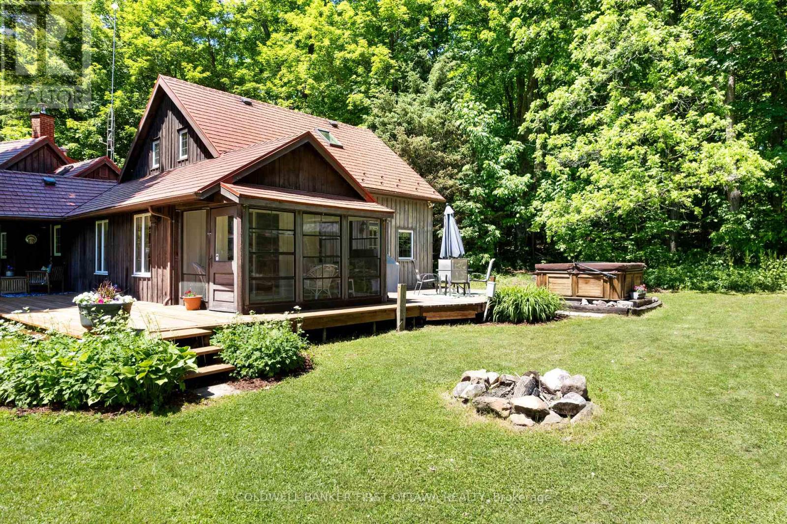 1358 RIDEAU FERRY ROAD - 36