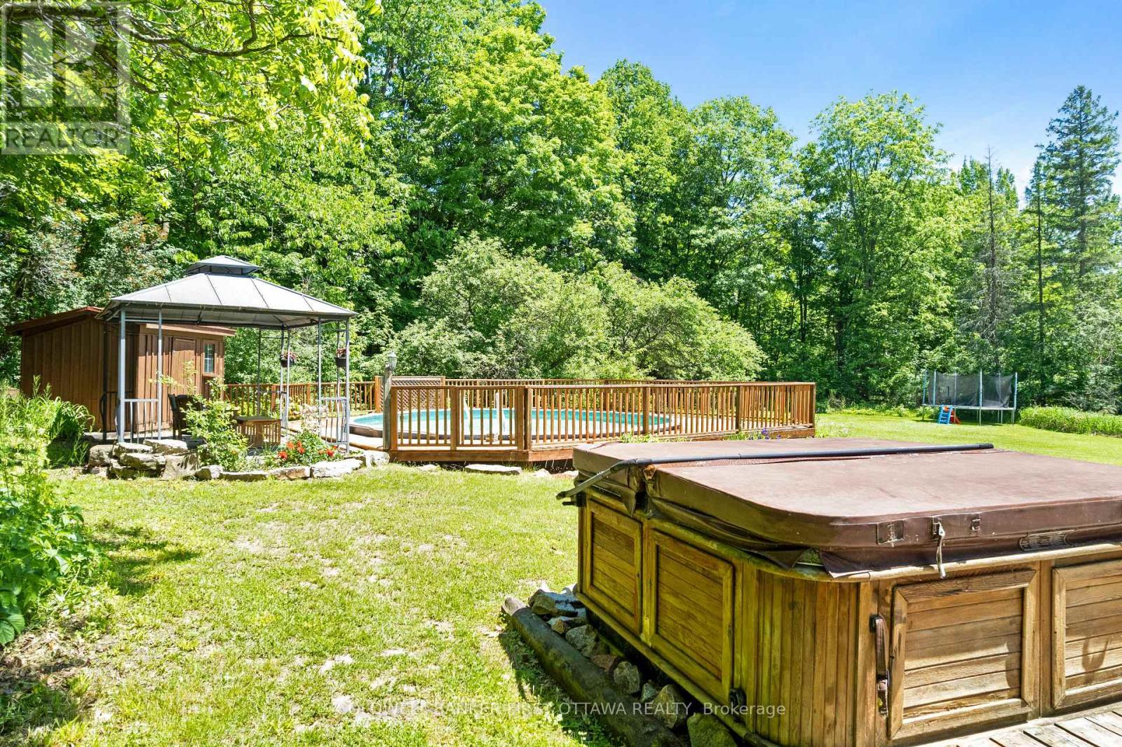 1358 RIDEAU FERRY ROAD - 38