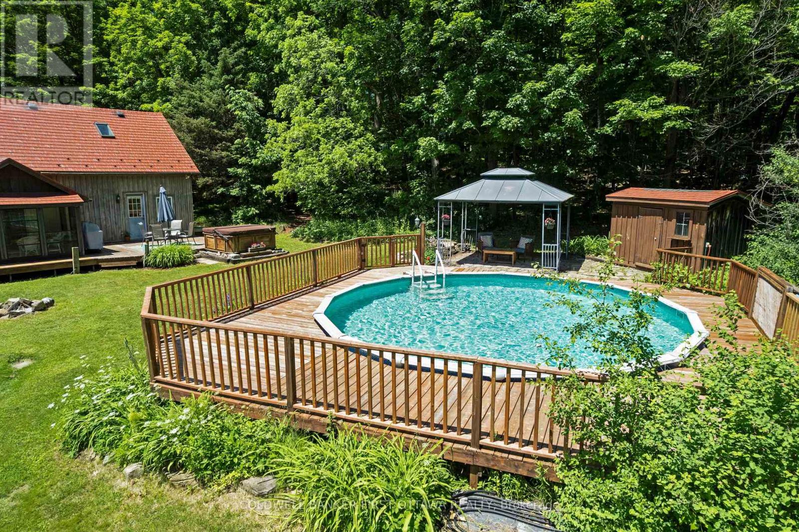 1358 RIDEAU FERRY ROAD - 4