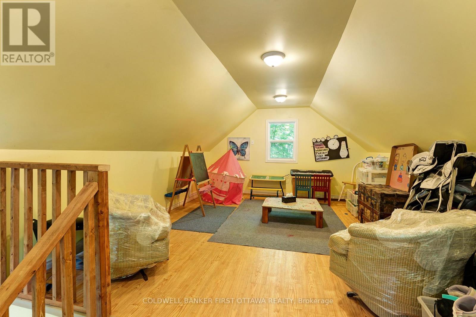 1358 RIDEAU FERRY ROAD - 43