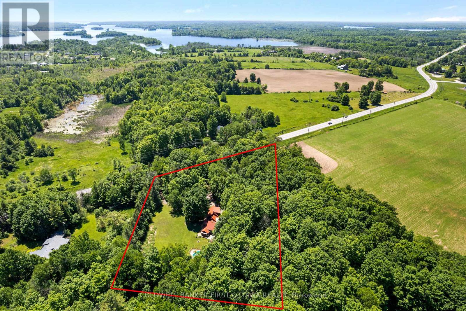 1358 RIDEAU FERRY ROAD - 44