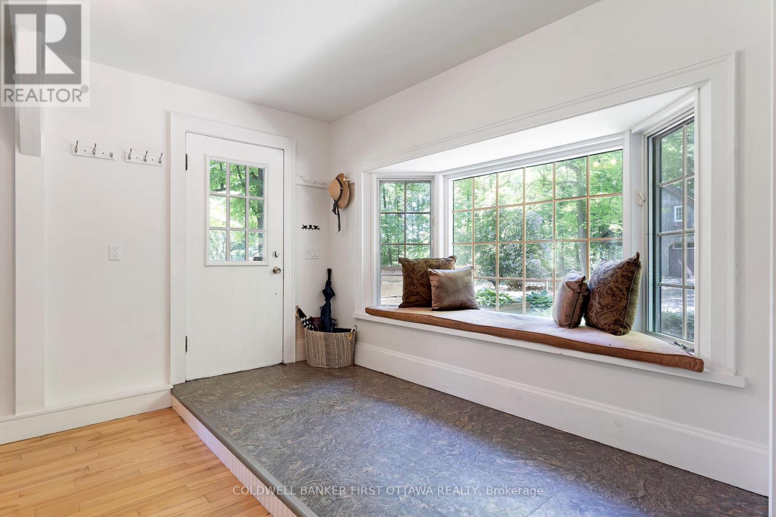 1358 RIDEAU FERRY ROAD - 7