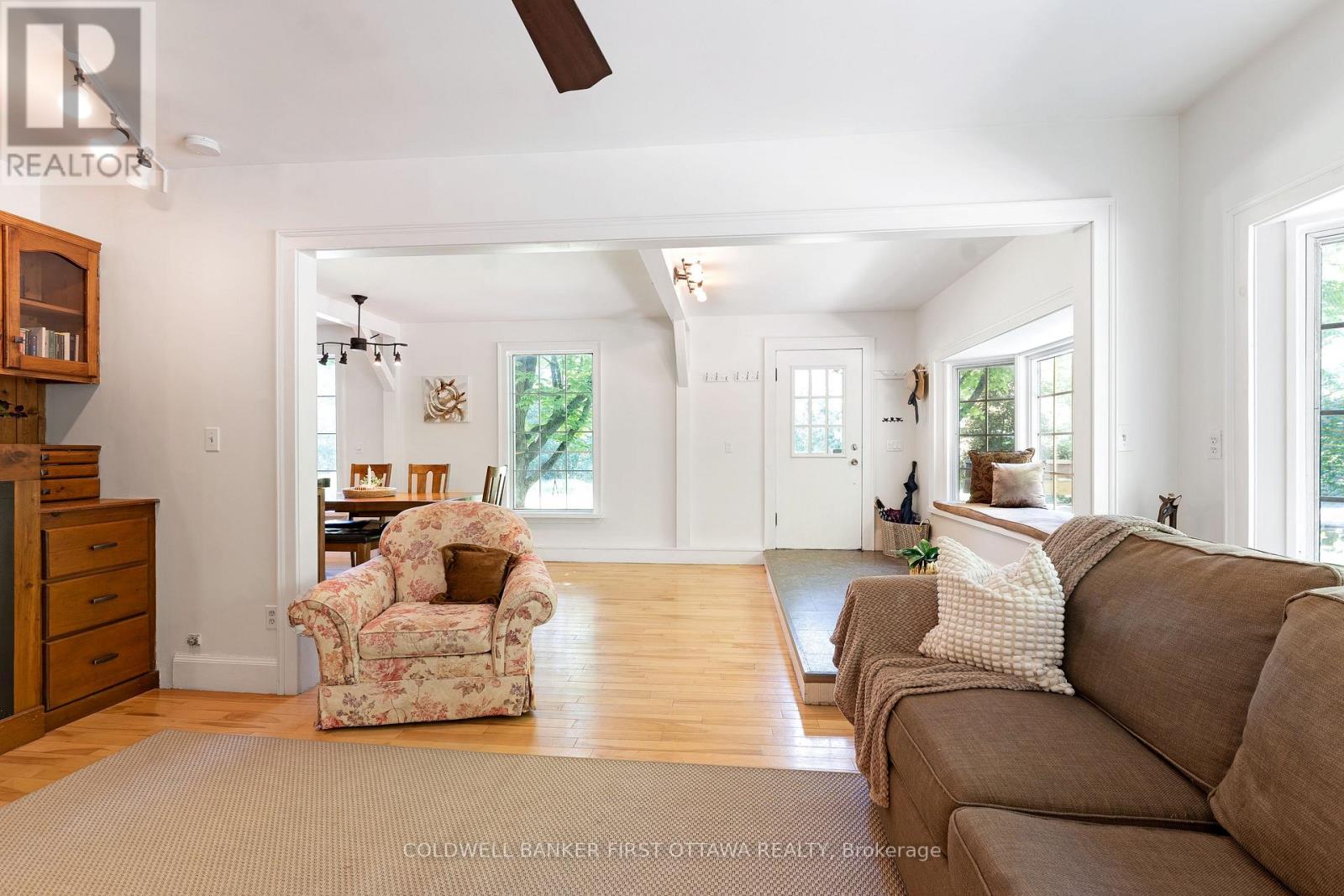 1358 RIDEAU FERRY ROAD - 9