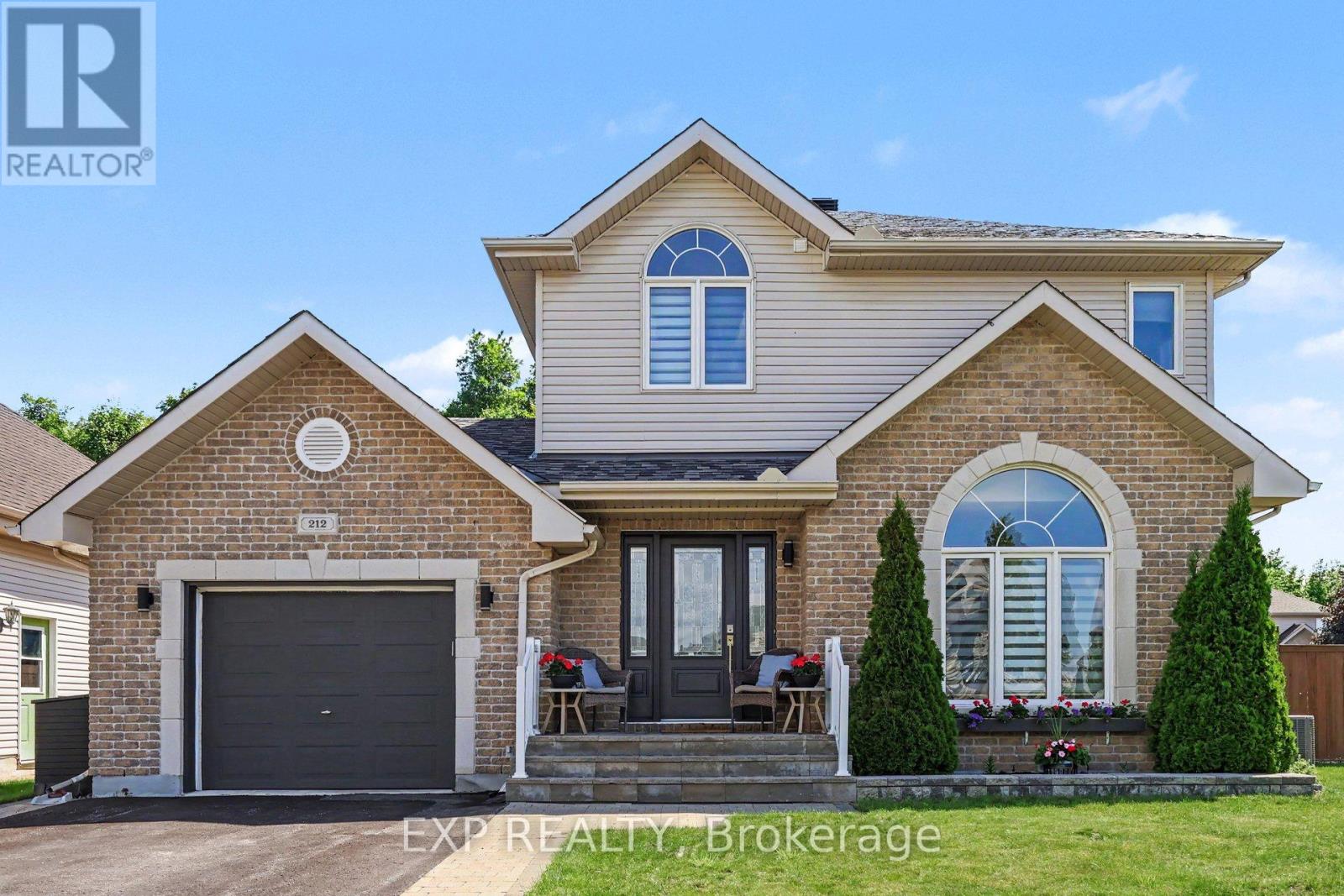 212 JASPER CRESCENT - 1