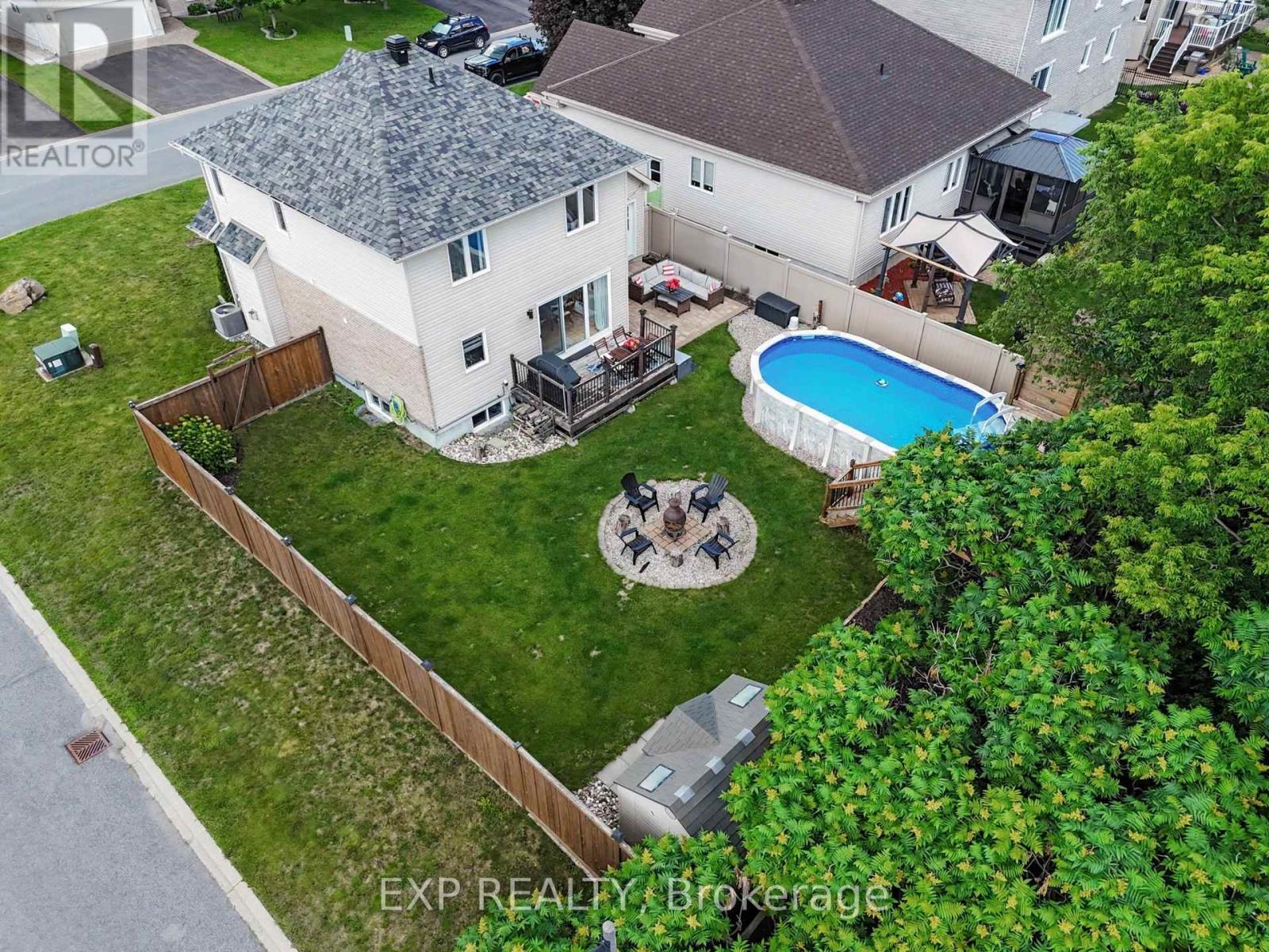 212 JASPER CRESCENT - 10
