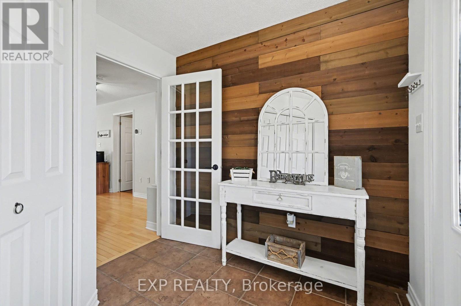 212 JASPER CRESCENT - 13