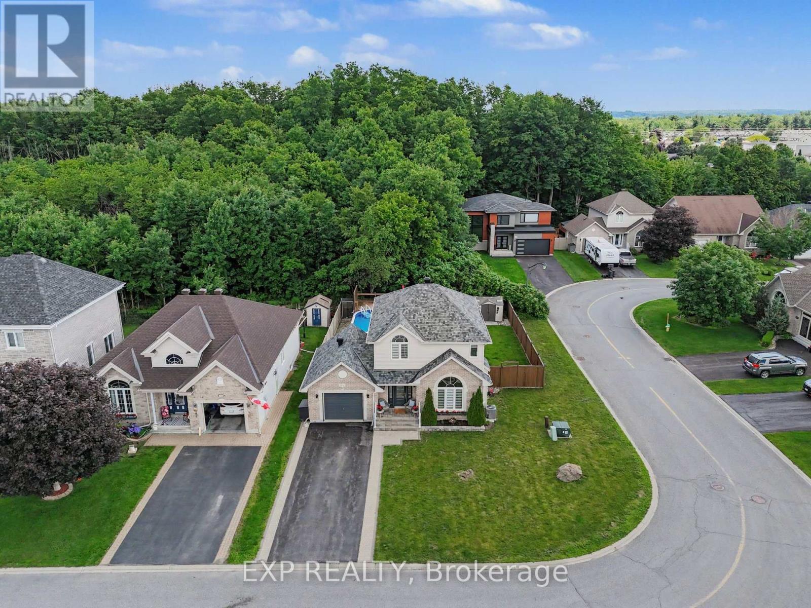 212 JASPER CRESCENT - 2