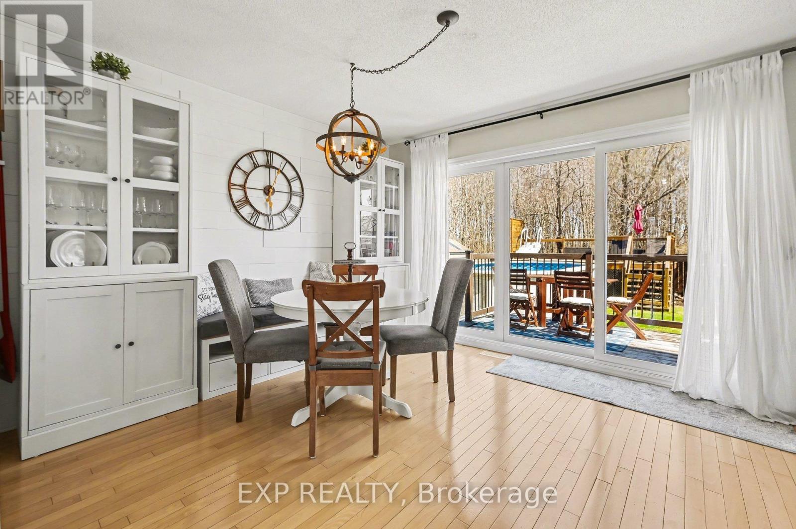 212 JASPER CRESCENT - 20