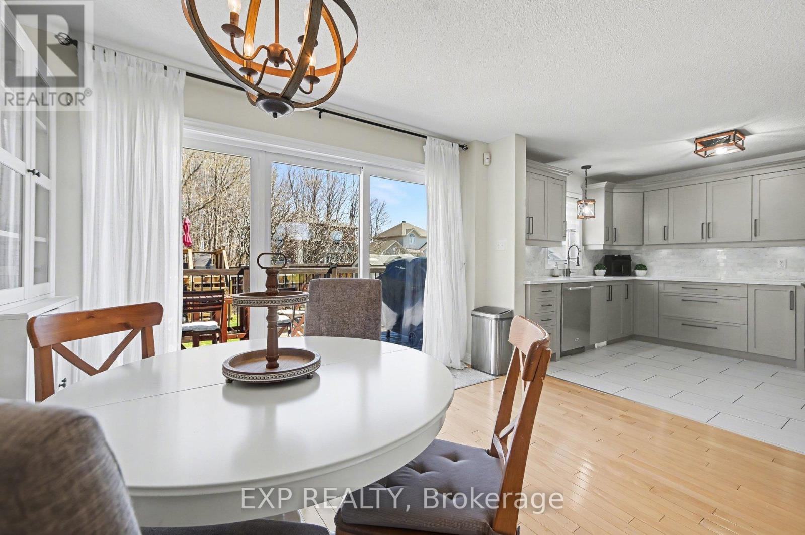 212 JASPER CRESCENT - 22