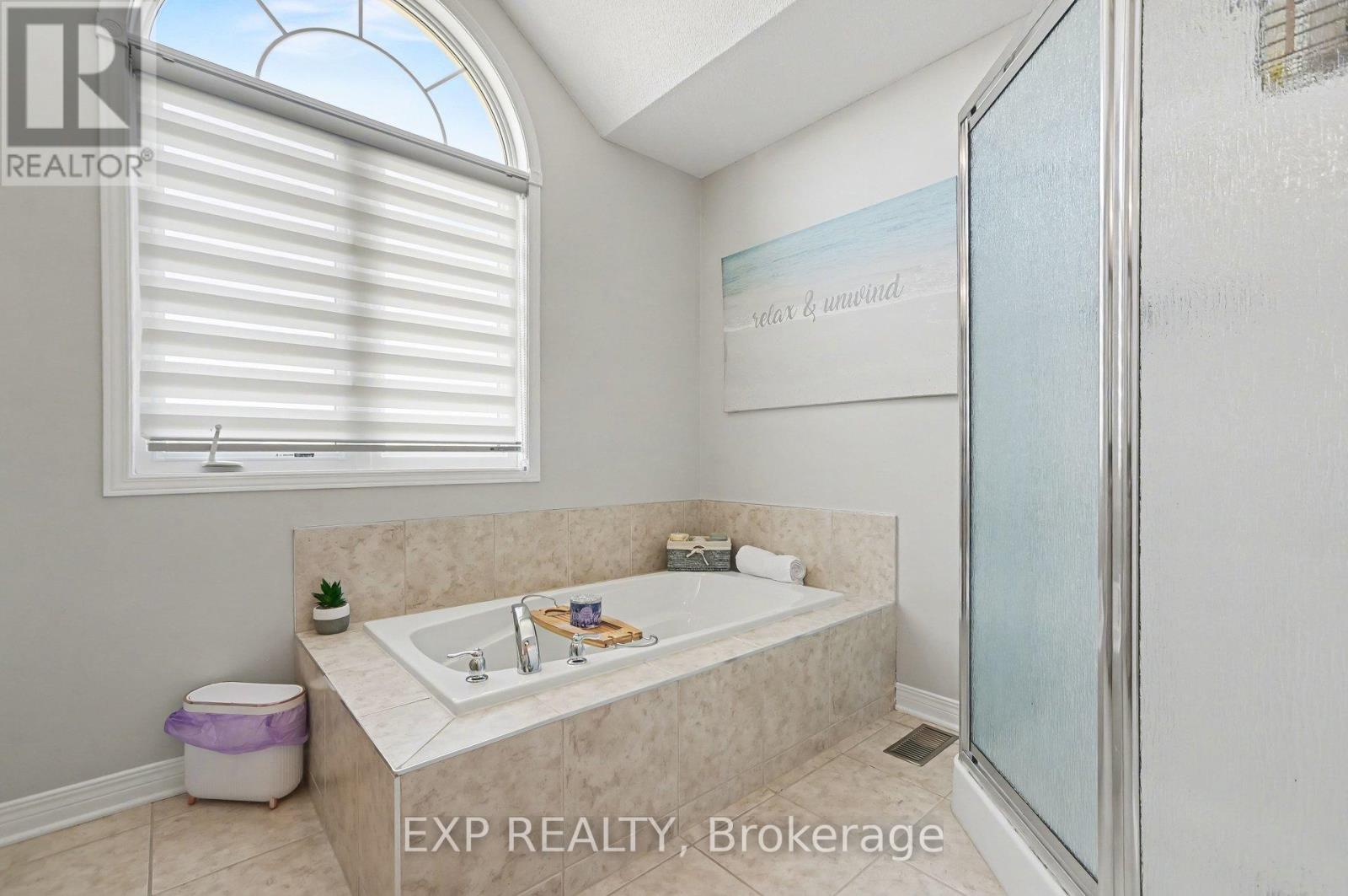 212 JASPER CRESCENT - 27