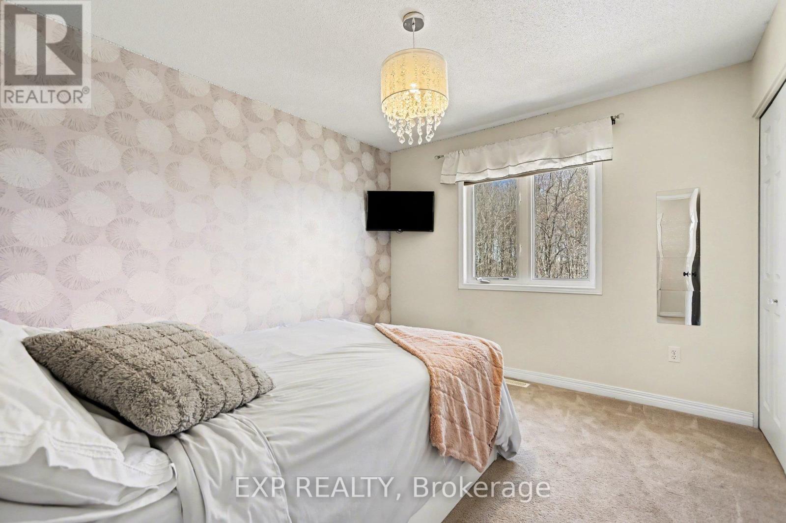 212 JASPER CRESCENT - 29