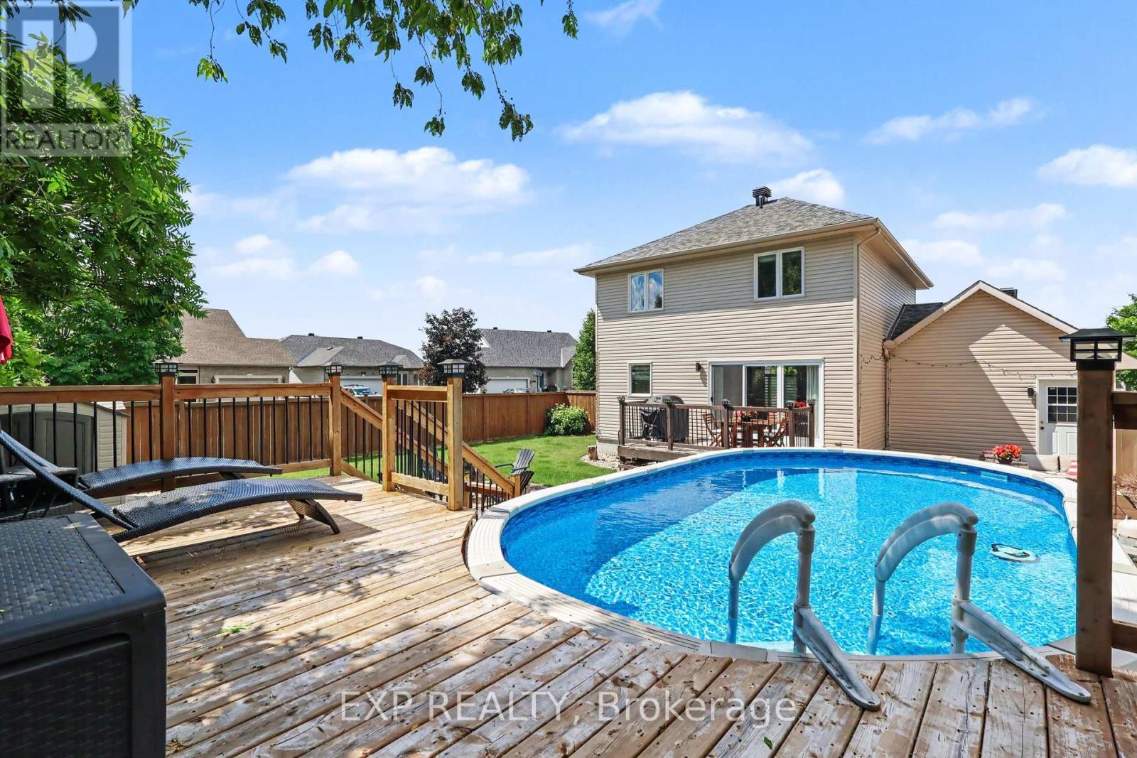 212 JASPER CRESCENT - 7