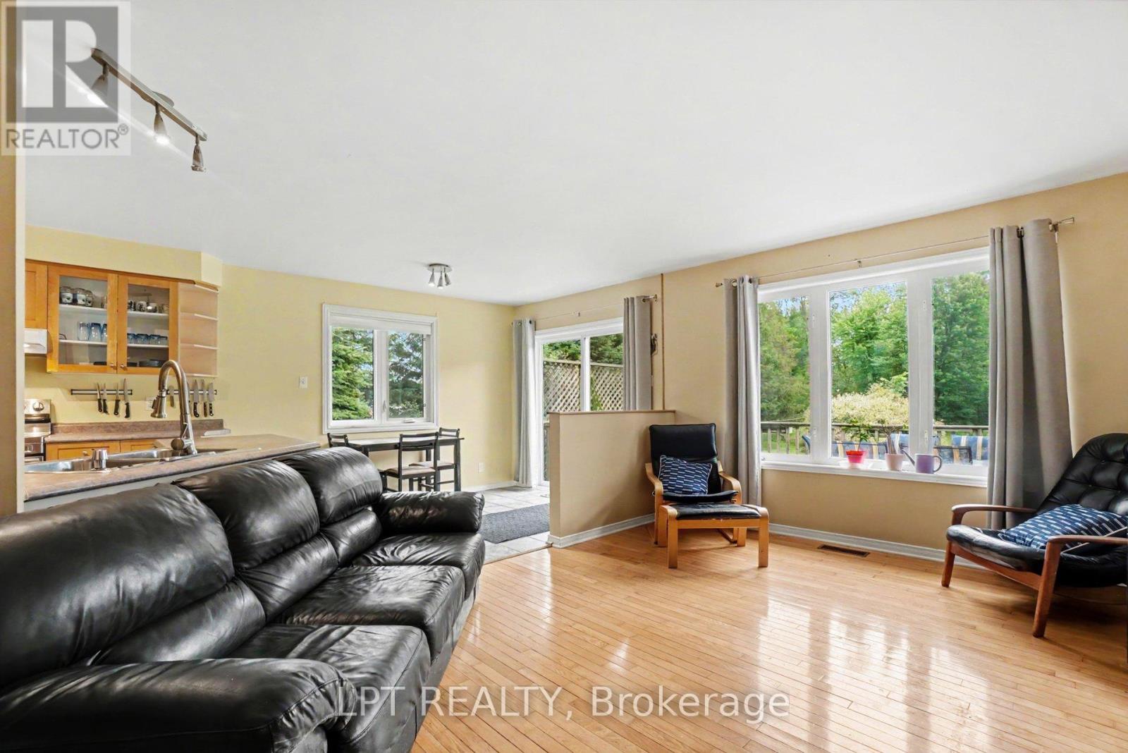 3 Bed, 2 Bath House for Sale in Ottawa – 3898 ETIENNE ROAD, Ottawa – MLS# X13487352 - Image 12
