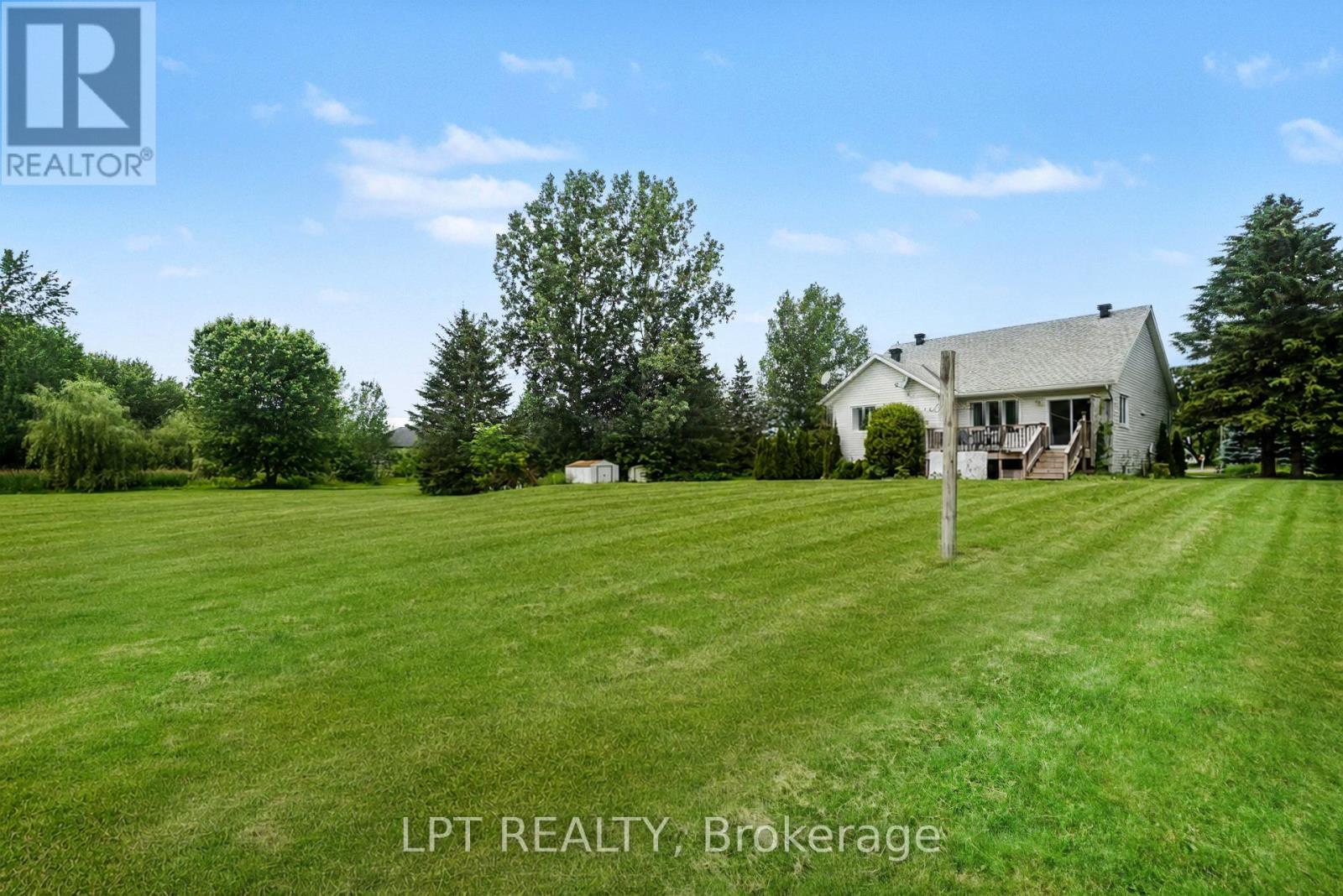 3 Bed, 2 Bath House for Sale in Ottawa – 3898 ETIENNE ROAD, Ottawa – MLS# X13487352 - Image 34
