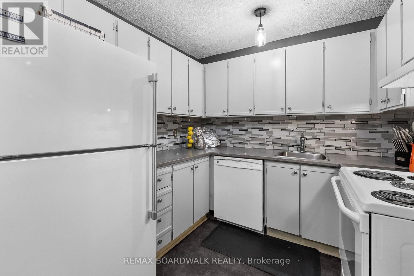 #812 40 LANDRY STREET - 16