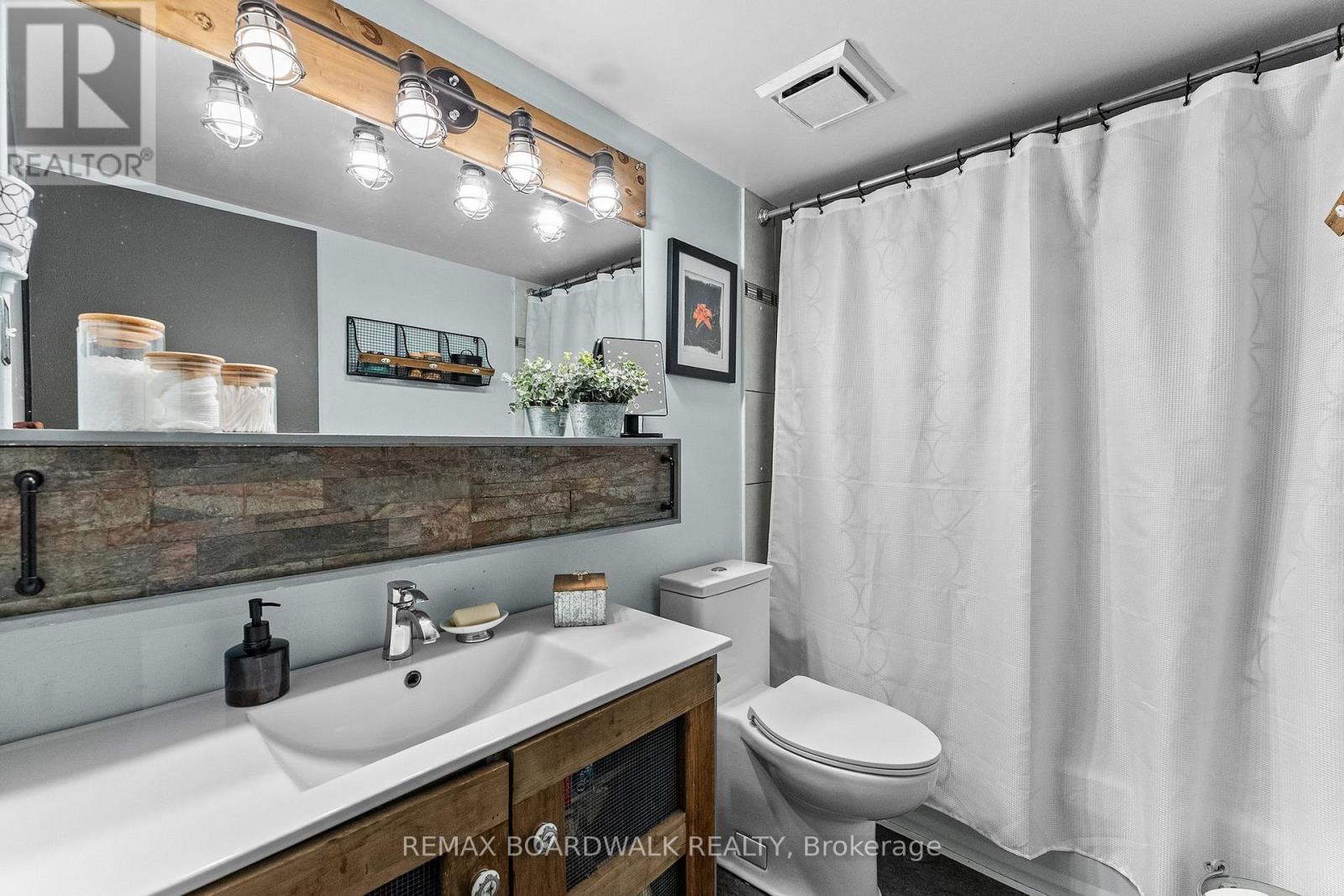 #812 40 LANDRY STREET - 24