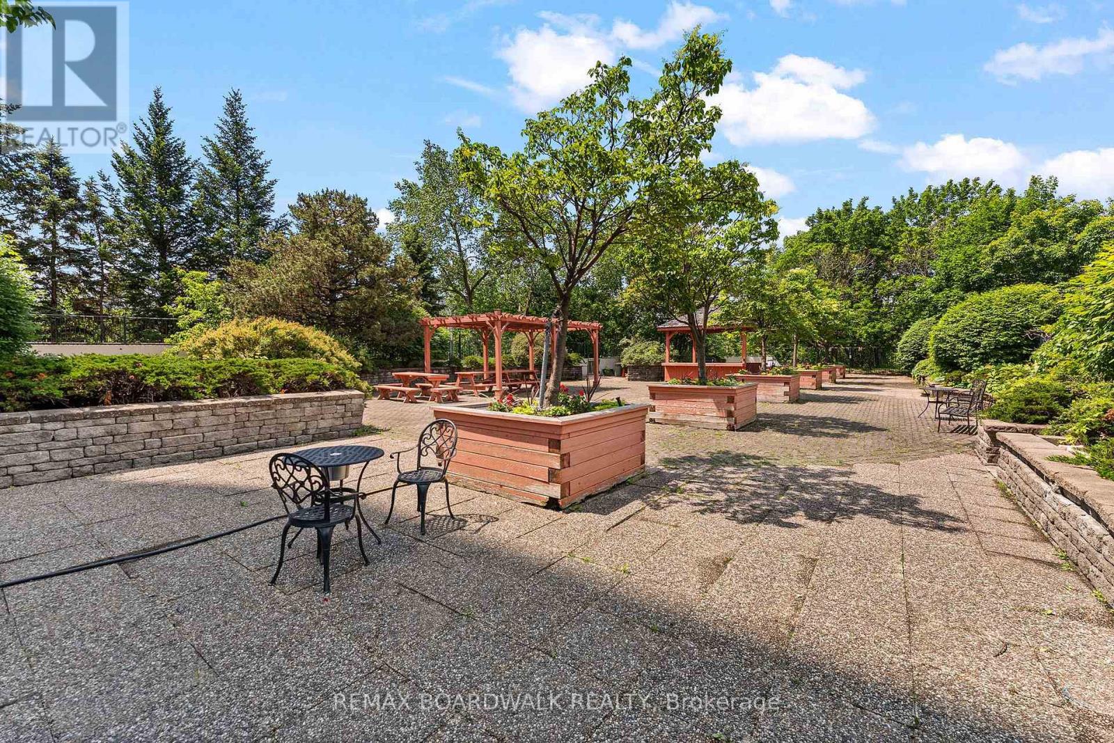 #812 40 LANDRY STREET - 37