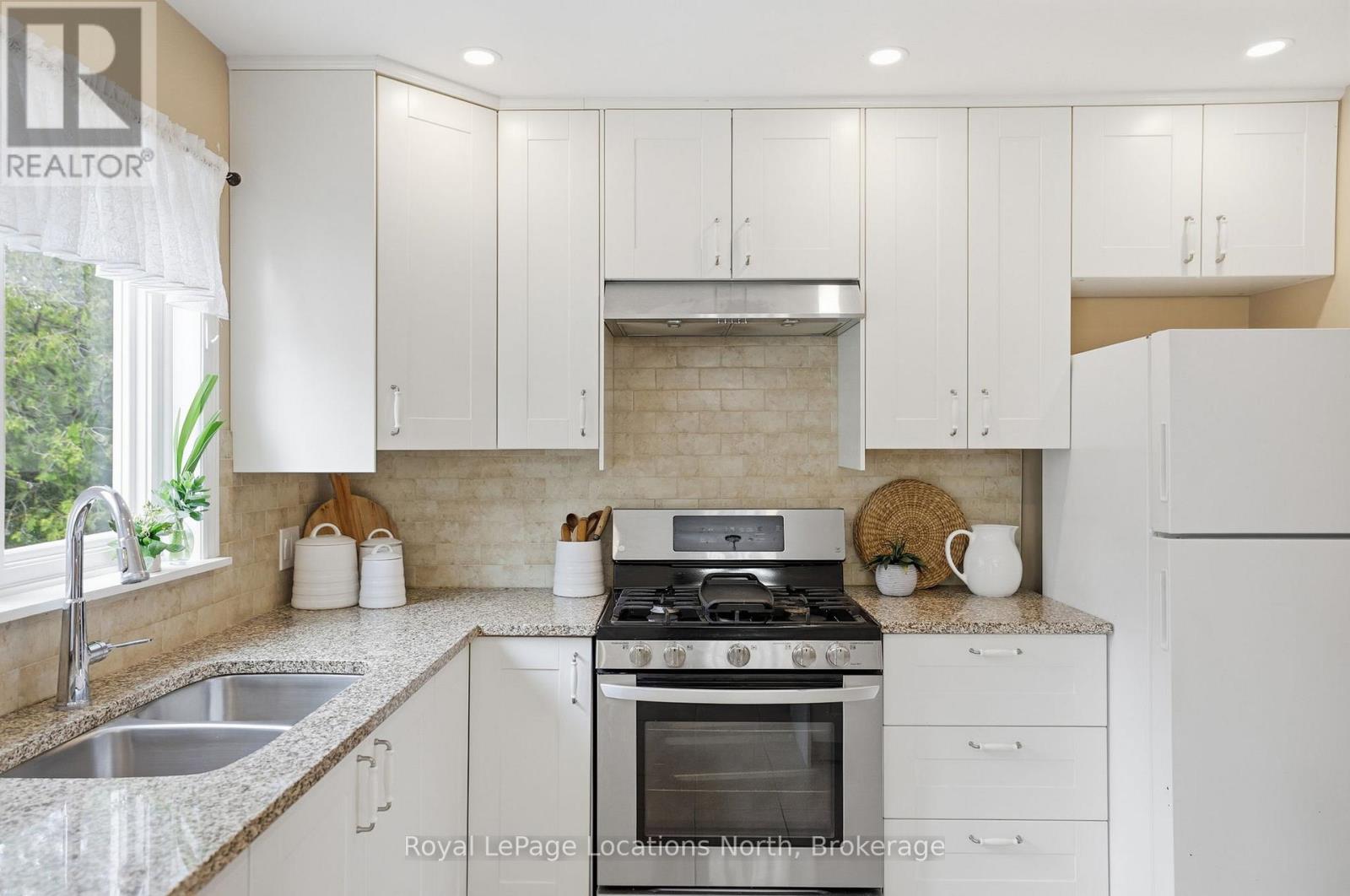 27 YORK STREET - 12