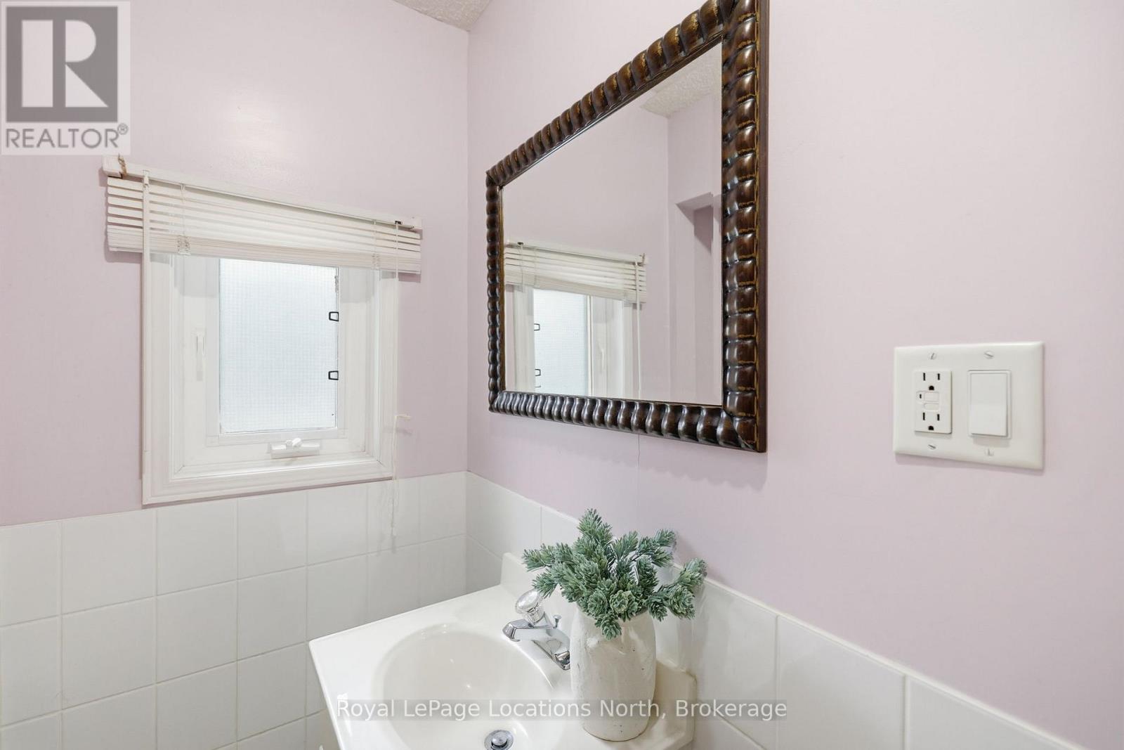 27 YORK STREET - 28