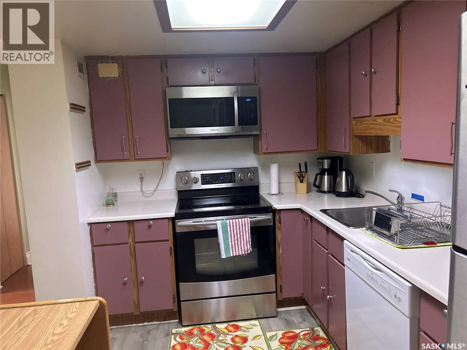 #703 311 6th AVENUE N - 2