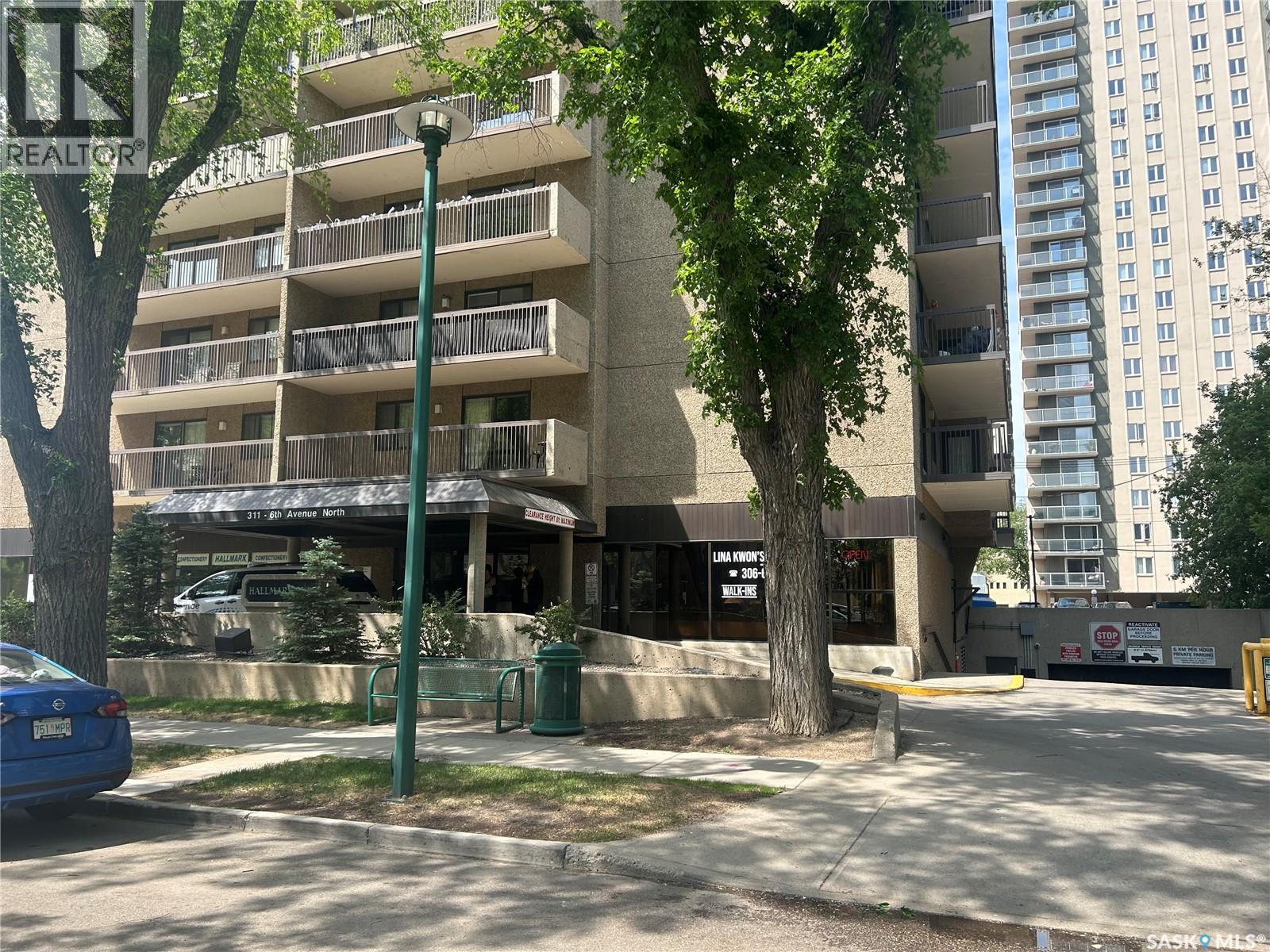#703 311 6th AVENUE N - 47