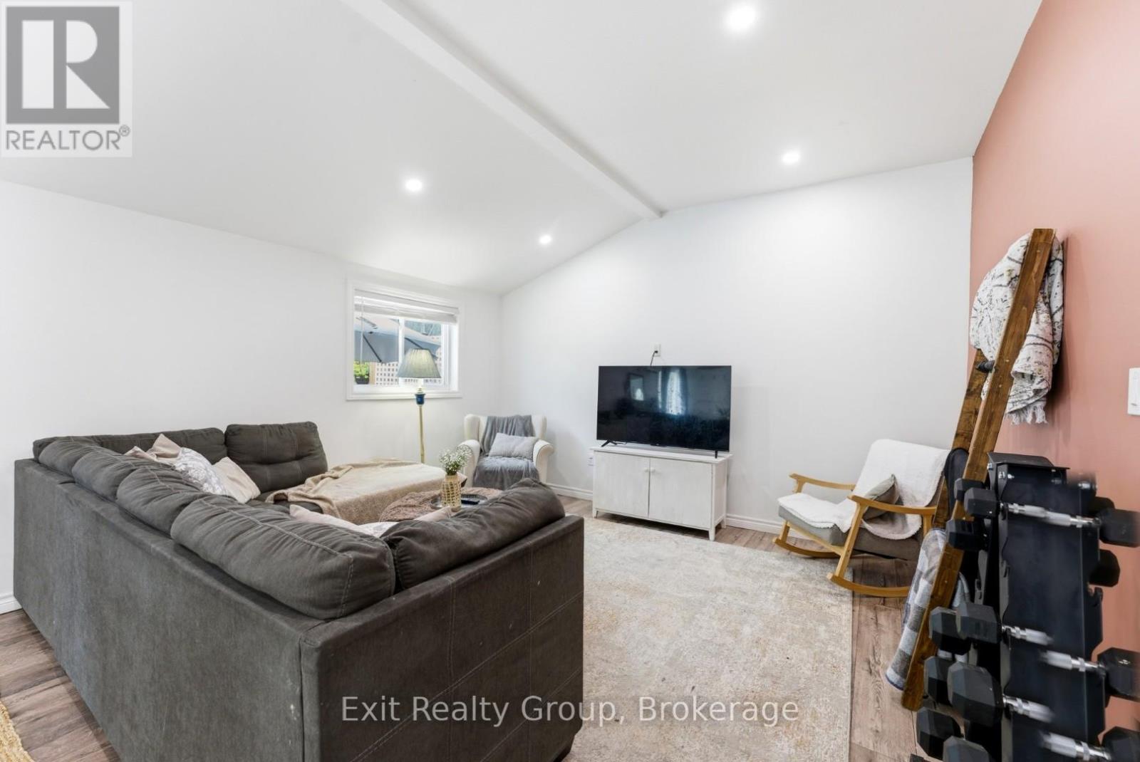54 PARADISE ROAD - 10