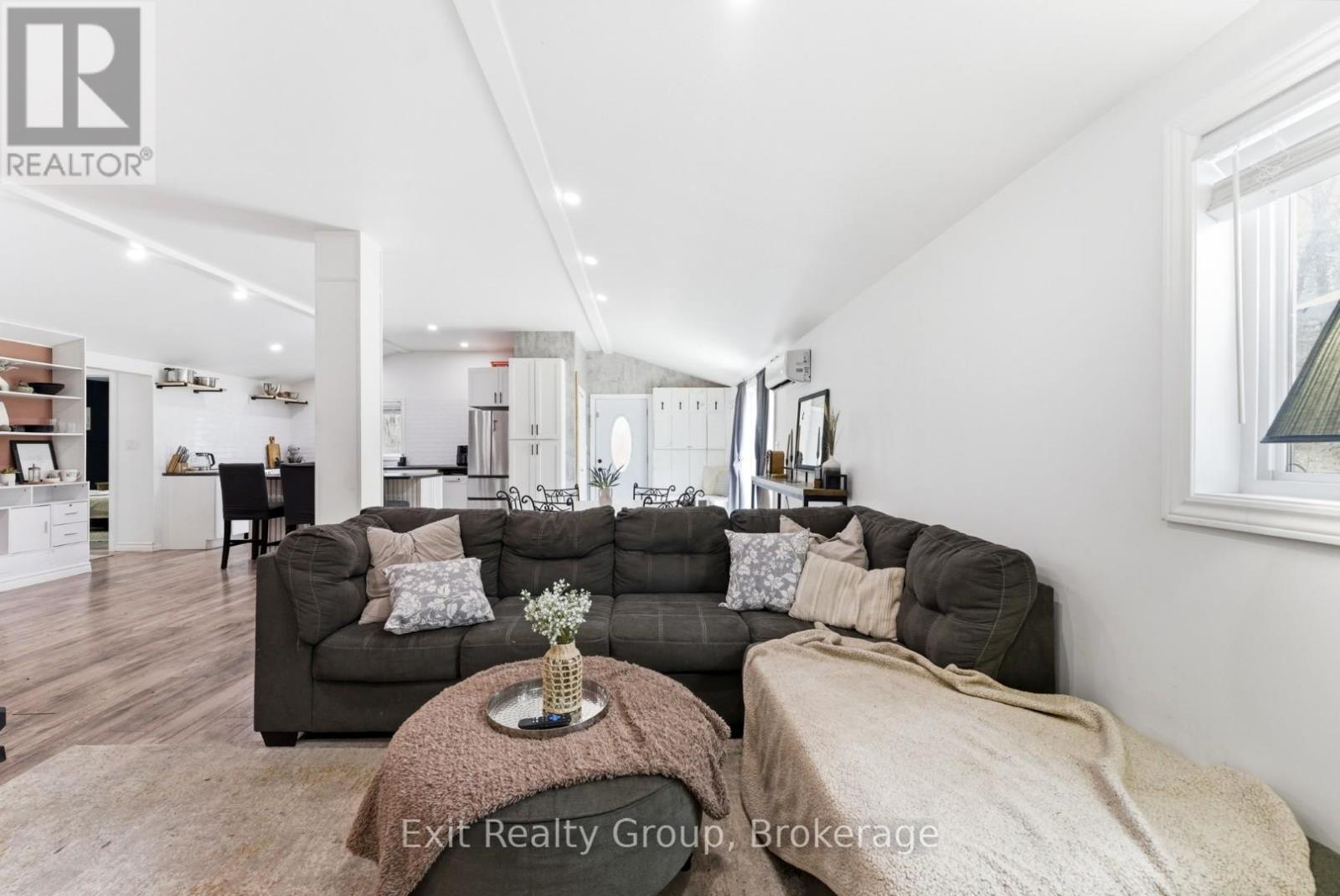 54 PARADISE ROAD - 11